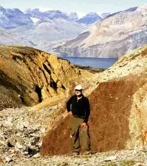 Modtageren af Danmarks Geologipris 2007, Michael Houmark-Nielsen under feltarbejde på Ella Ø i Nordøstgrønland.